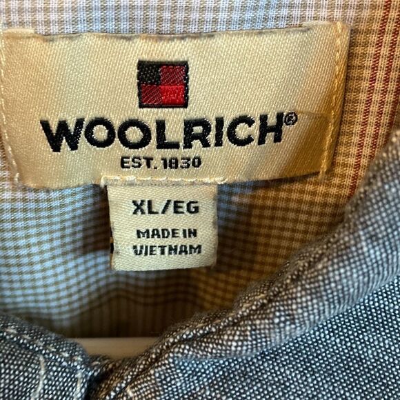 Woolrich Chambray Button Up Shirt Short Sleeves Collared Men's Size Large Blue - Picture 3 of 7